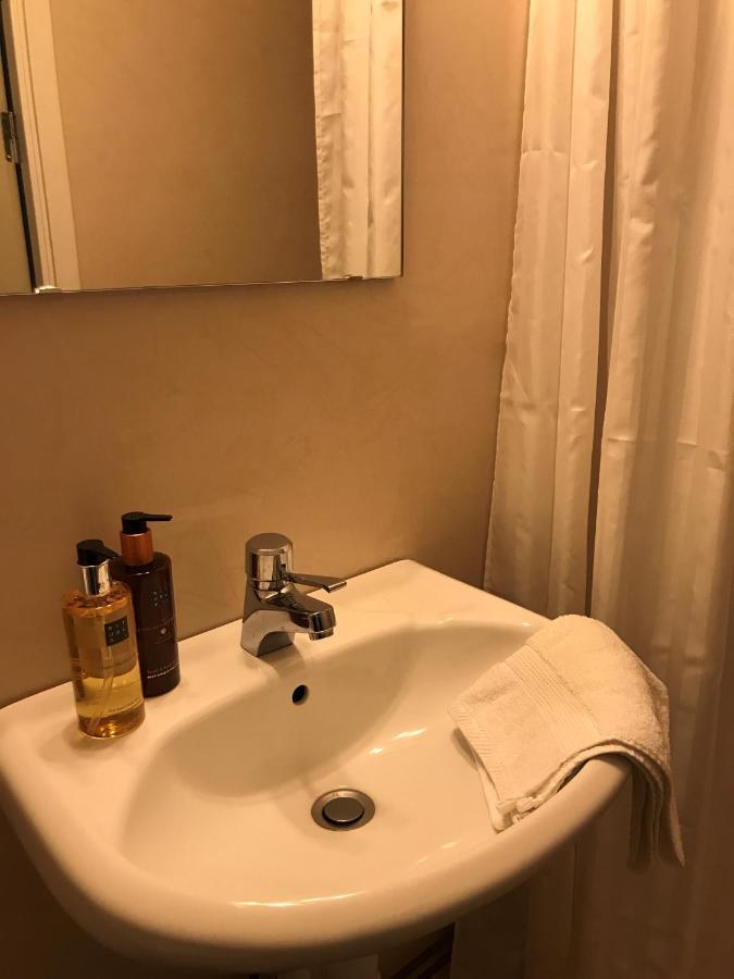 Hotell Kaprifol Хуннебостранд Экстерьер фото